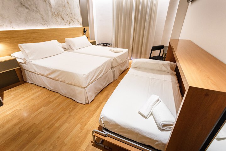 Room 36 of 60