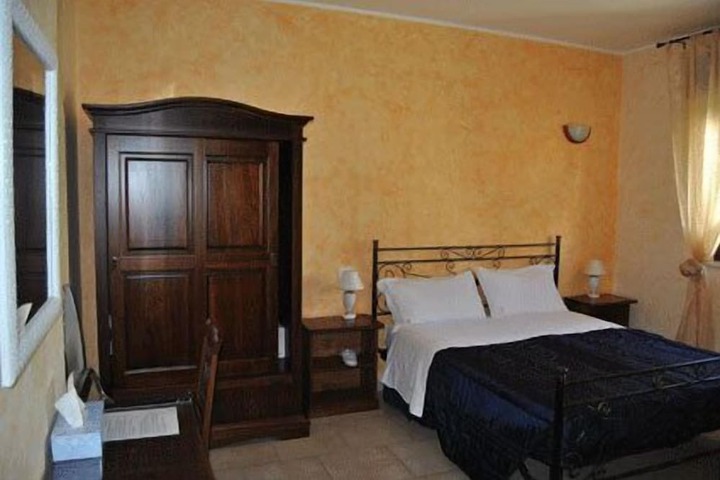 Room 18 of 38
