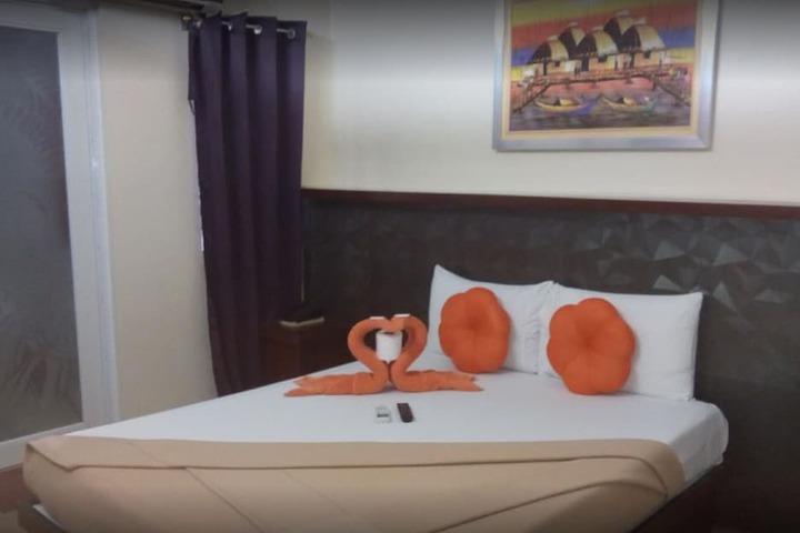 Room 7 of 19