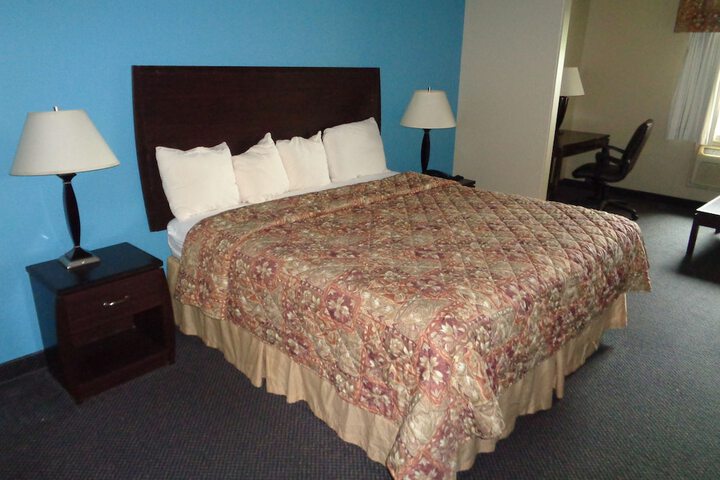 Classic King Bed (10 of 10)
