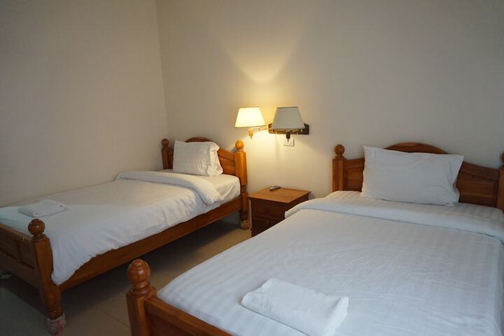 Room 14 of 32