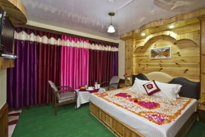 Room 14 of 16