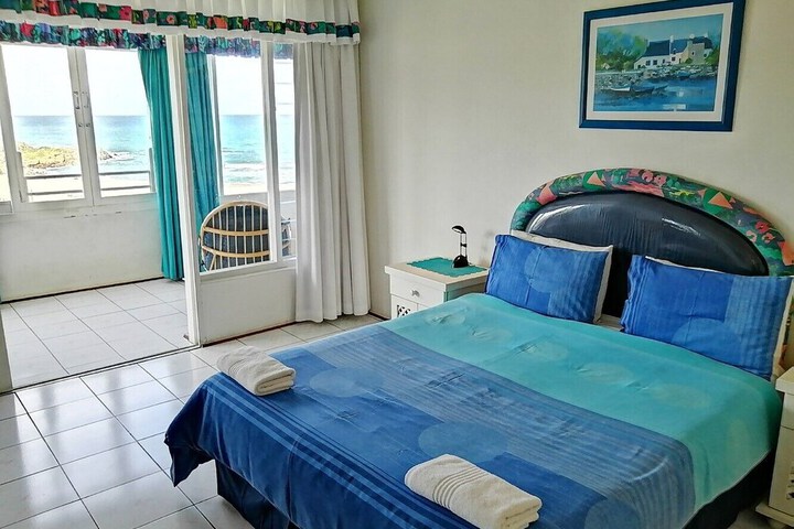 Room 2 of 28