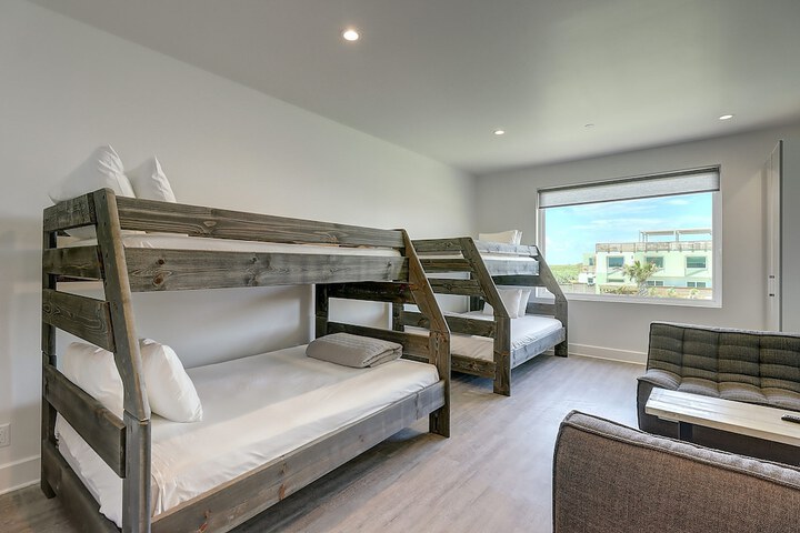Room 16 of 132