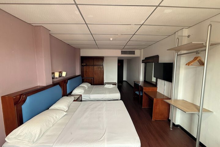 Room 51 of 86