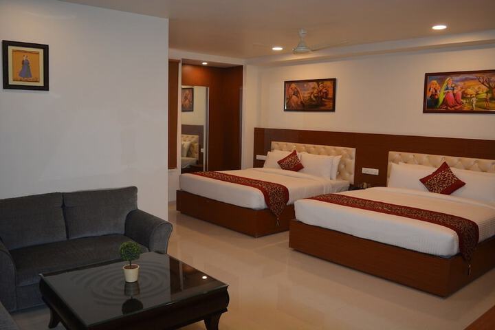 Room 3 of 61