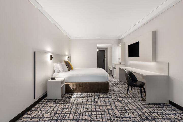 Room 18 of 48