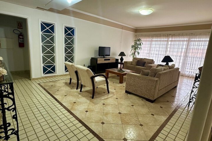 Room 11 of 18