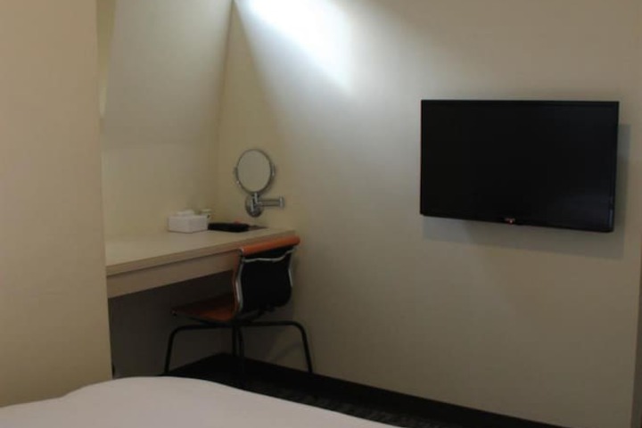 Room 13 of 56