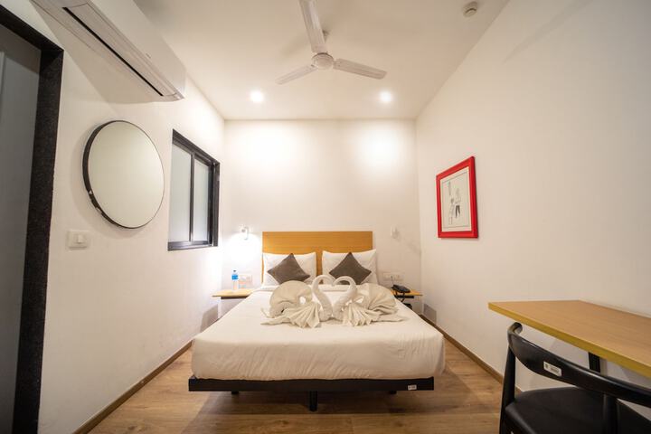 Room 9 of 20