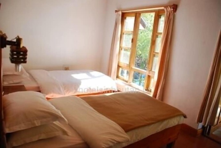 Room 3 of 25