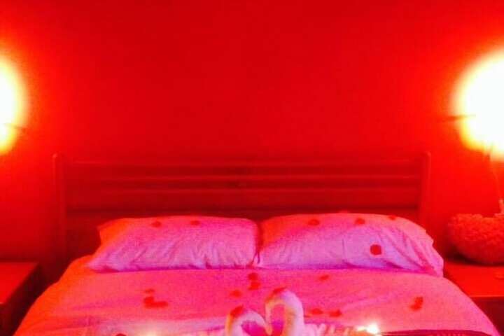 Room 6 of 65