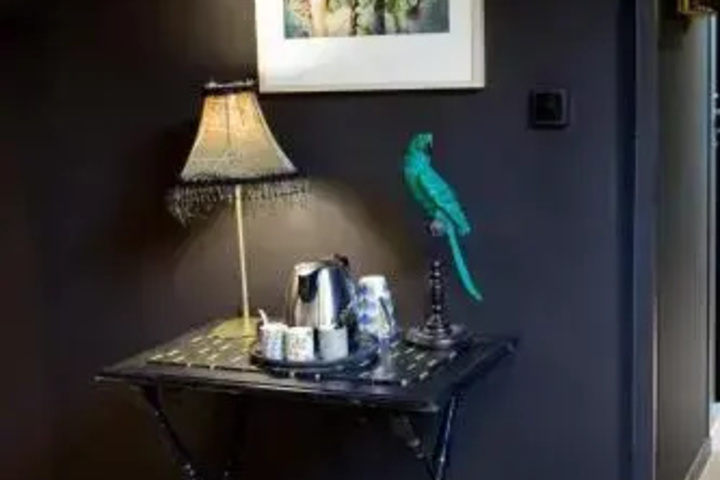 Room 2 of 3