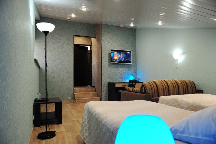 Room 28 of 48
