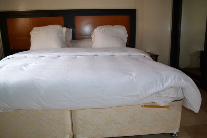 Room 4 of 31