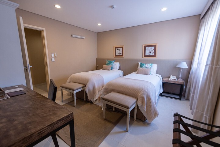 Room 11 of 27