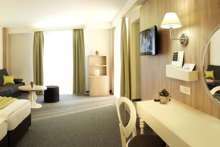 Room 5 of 39