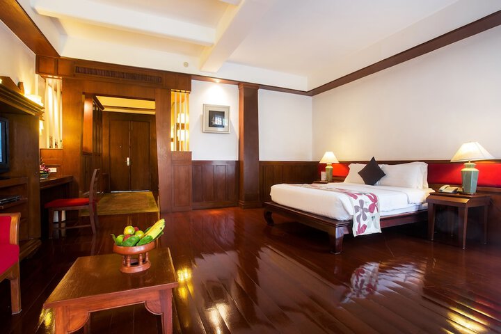 Room 14 of 83