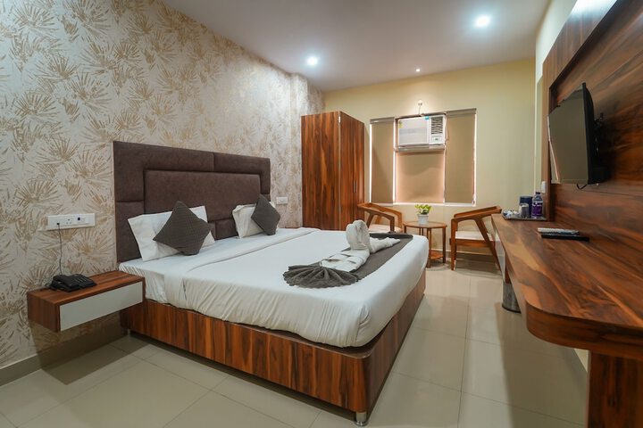 Room 10 of 32