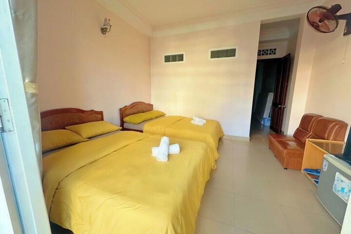 Room 12 of 34