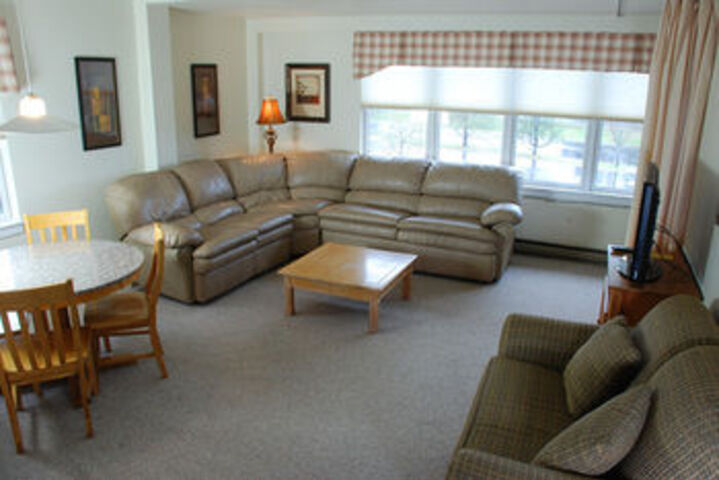 Room 32 of 61