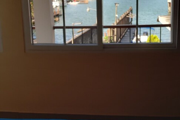 Room 13 of 19