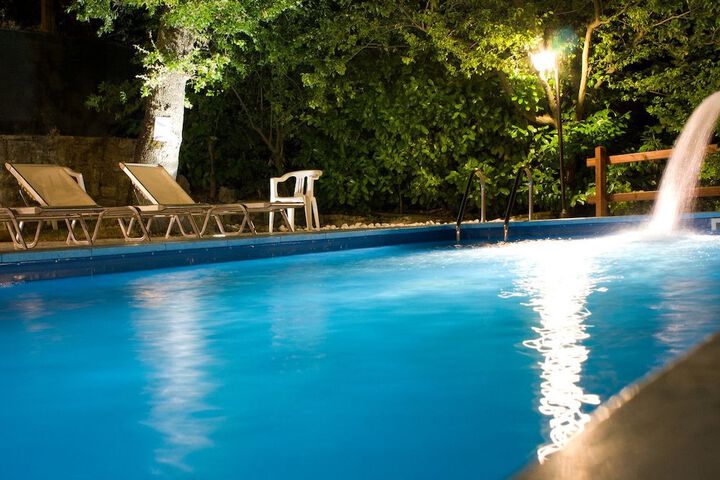 Hotel with Pool