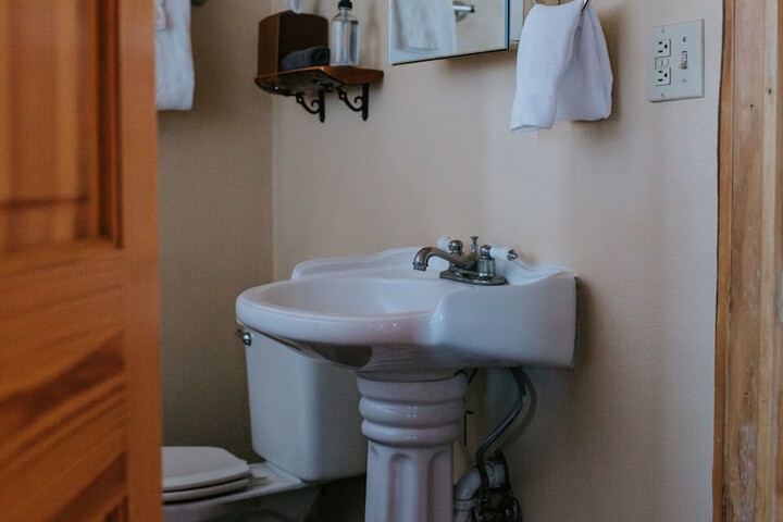 Room 41 of 76