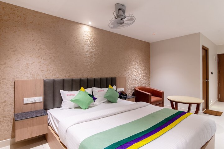 Room 21 of 34
