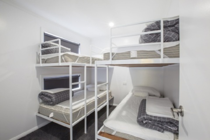 Room 216 of 876
