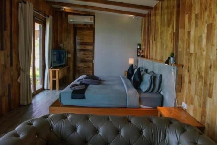 Room 4 of 67