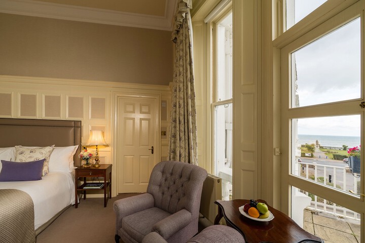 Room 35 of 84