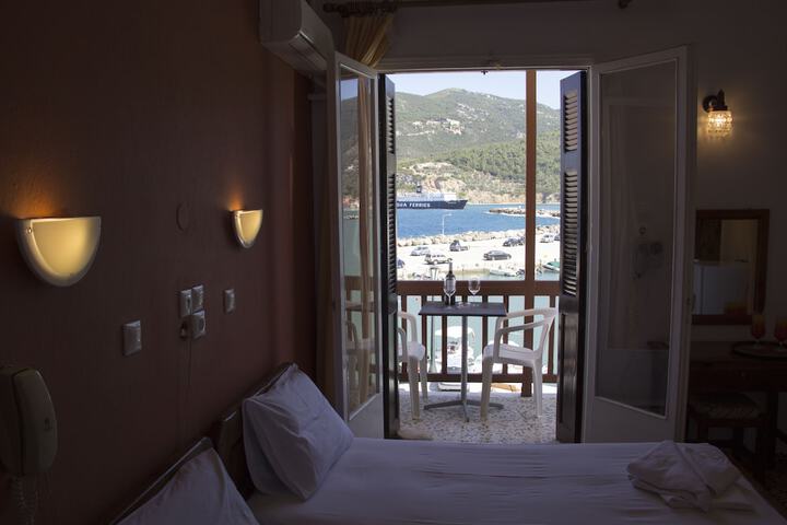 Room 25 of 53