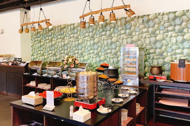 Dining 54 of 60