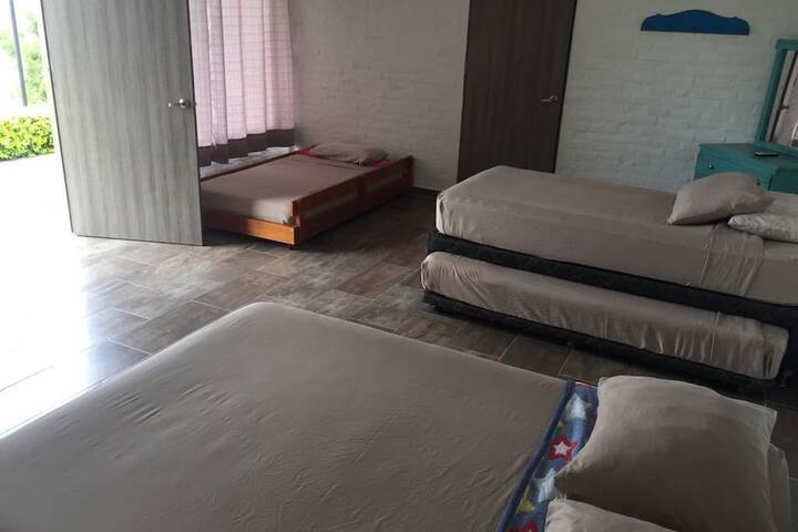 Room 5 of 39