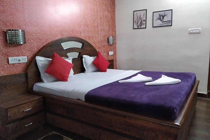 Room 5 of 36