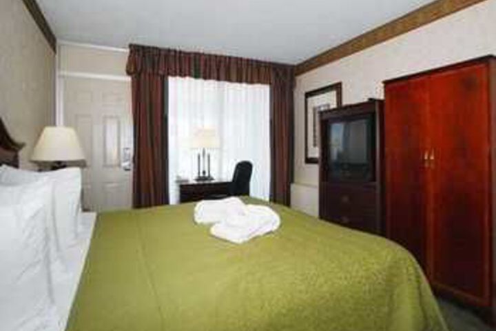 Room 9 of 26