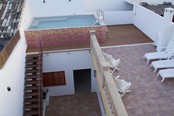 Lluneta Villa