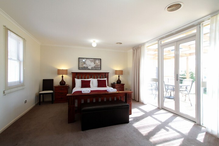 Room 3 of 71