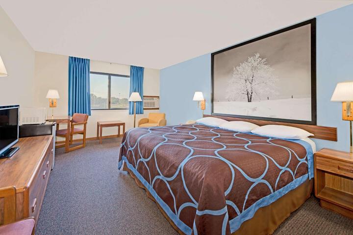 1 King Bed (7 of 14)