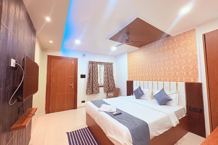 Room 16 of 28