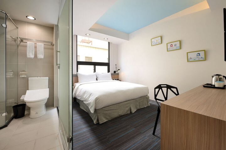 Room 7 of 45