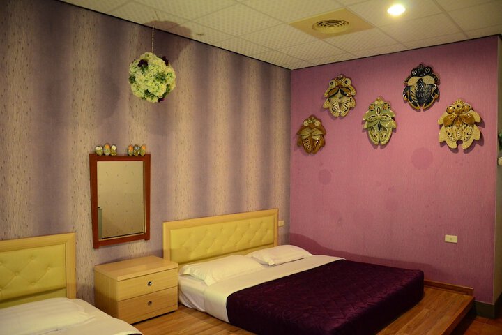 Room 10 of 38