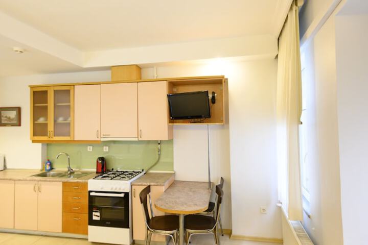 Room 16 of 48