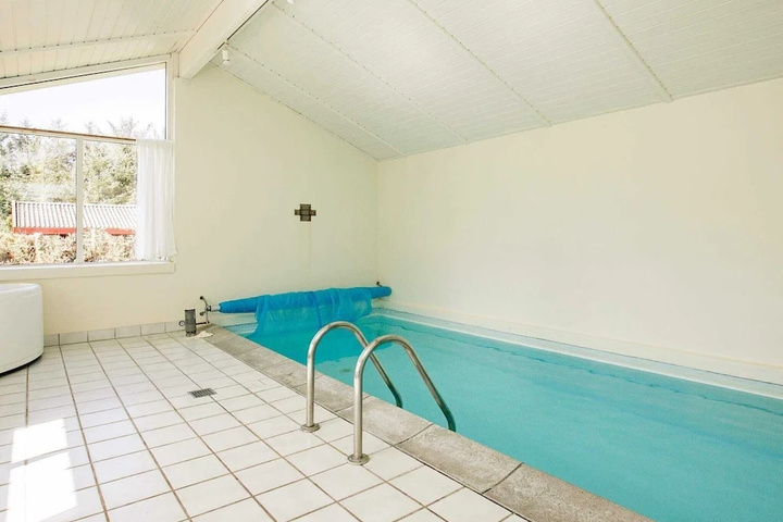 Pool 8 of 16