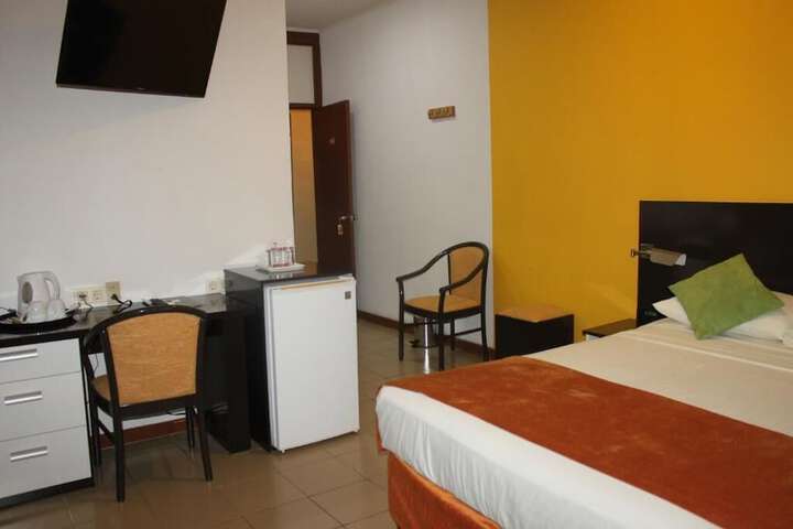 Room 19 of 33