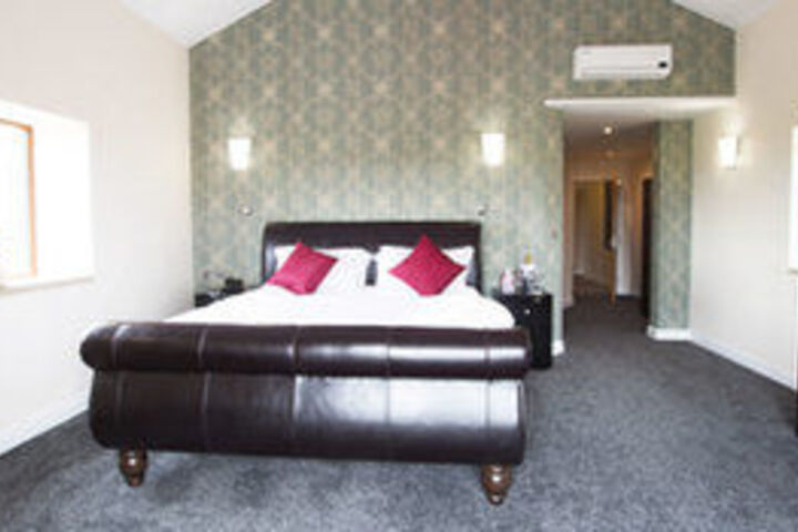 Room 8 of 23