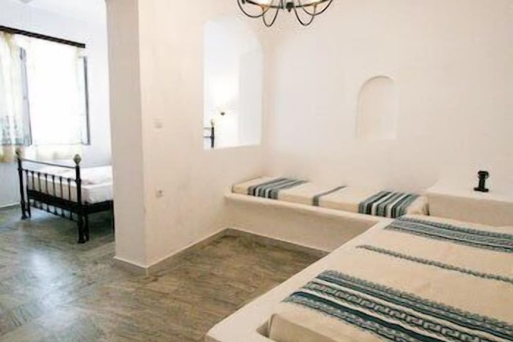 Room 10 of 47