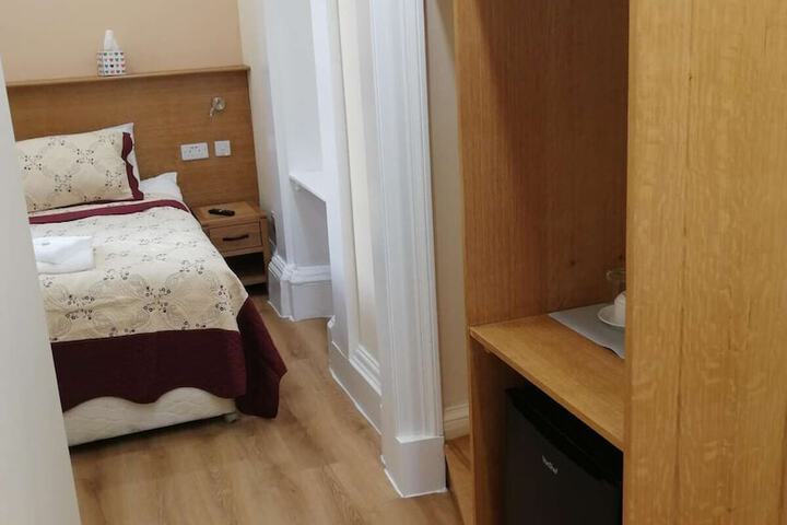 Room 30 of 77