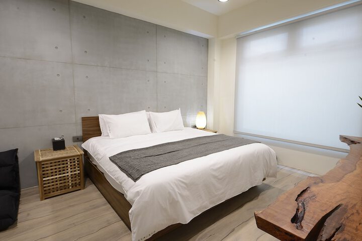 Room 10 of 76